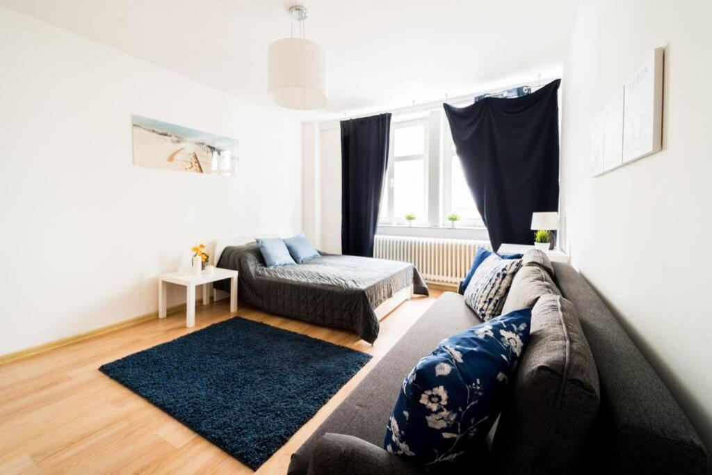3 Rooms Big Apartment - 150 M Town Hall - Nice Design ヴロツワフ エクステリア 写真