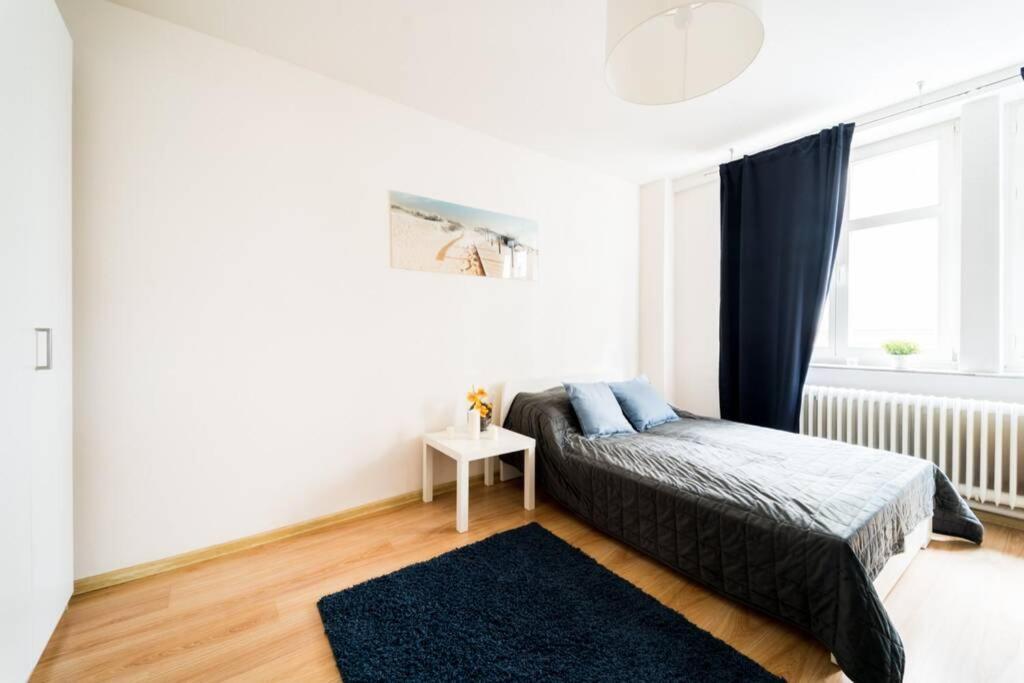 3 Rooms Big Apartment - 150 M Town Hall - Nice Design ヴロツワフ エクステリア 写真