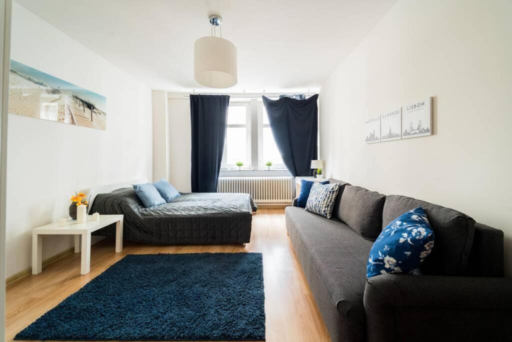 3 Rooms Big Apartment - 150 M Town Hall - Nice Design ヴロツワフ エクステリア 写真