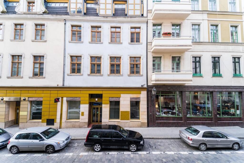 3 Rooms Big Apartment - 150 M Town Hall - Nice Design ヴロツワフ エクステリア 写真